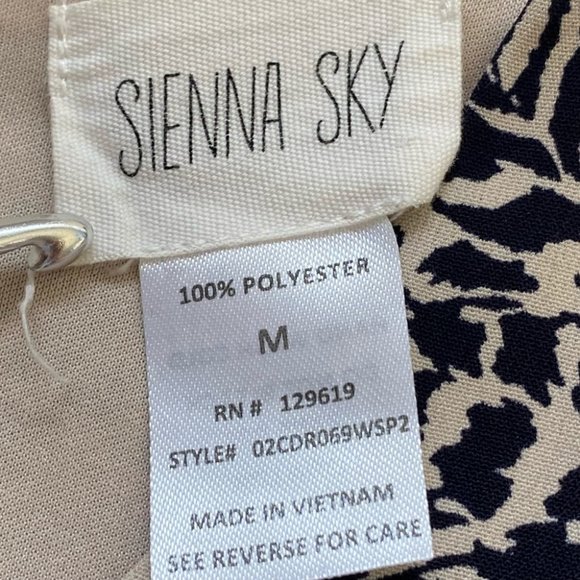 Sienna Sky Leaf print Shift Dress 3/4 Sleeves - Picture 7 of 12